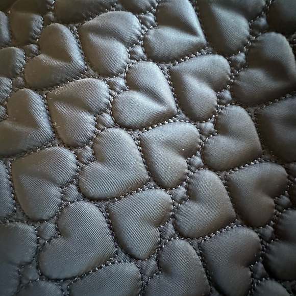 Betsy Johnson Black Heart Quilted Tote Bag - Picture 10 of 11